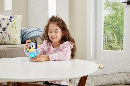 VTech Shake It Bluey, Official Character, Interactive Toddler Toy with Music, Sounds and Phrases from the TV show, Educational Learning Gift for Kids Age 3+, English Version, Blue